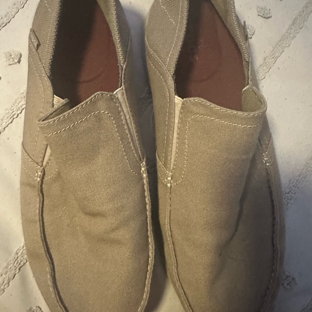 Men’s Crocs dress shoes